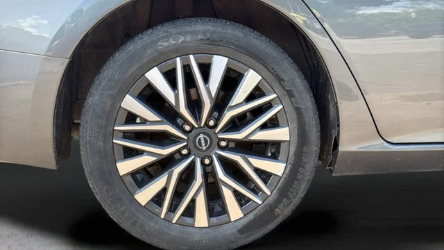 Used 2024 Gun Metallic Nissan 2.5 SV image 27