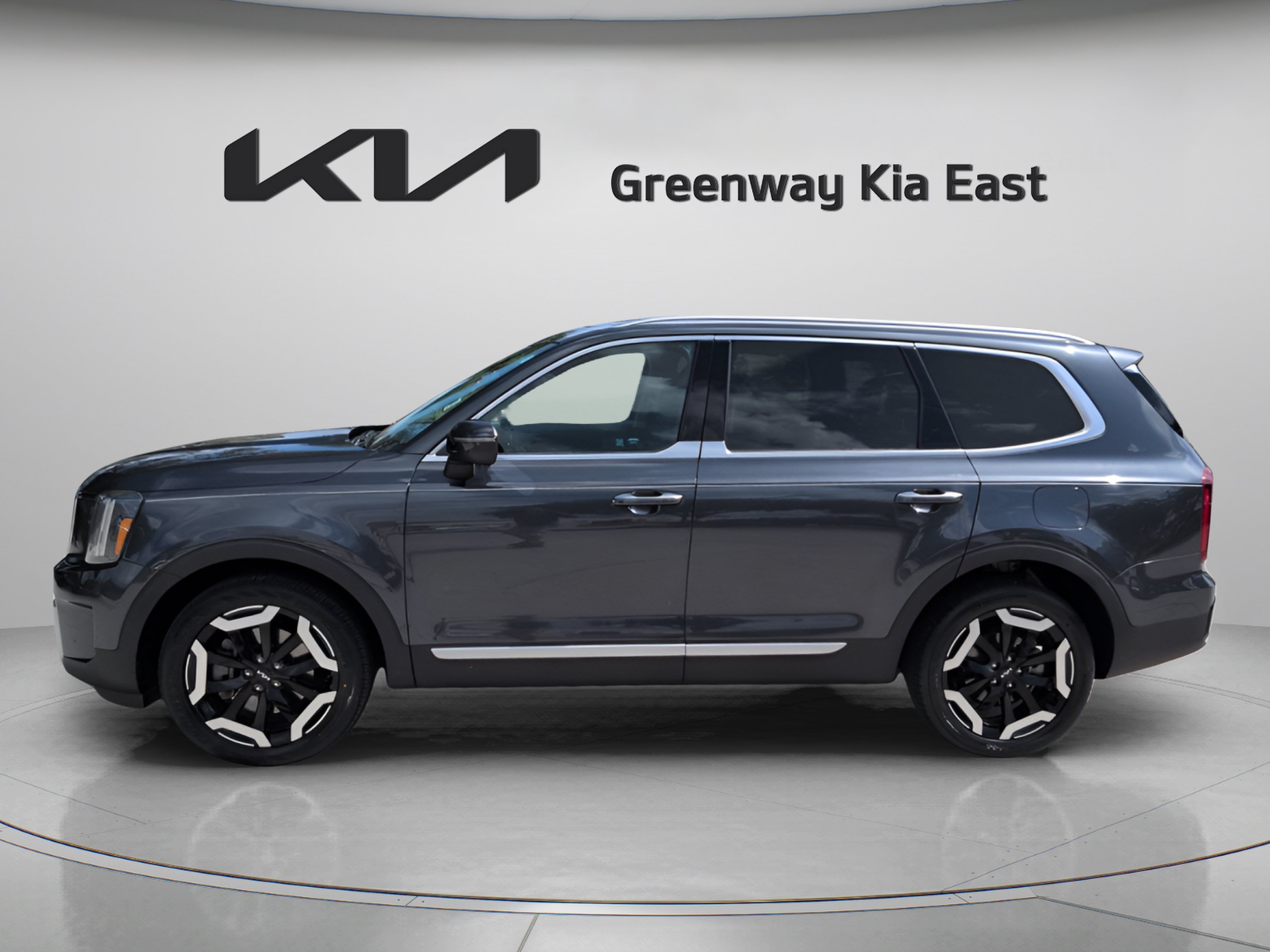 Used 2023 Gravity Gray Kia S image 9