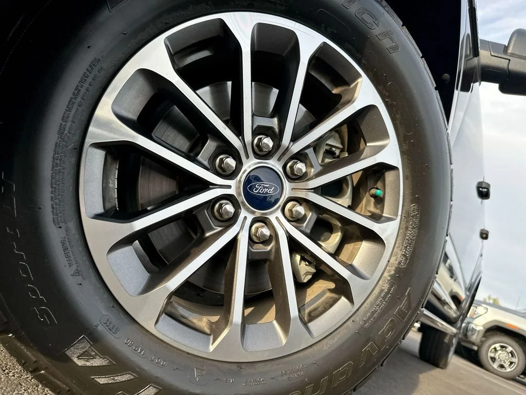 Used 2020 Red Ford XLT image 17