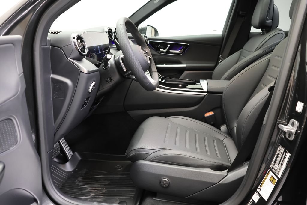 Used 2027  Mercedes-Benz GLC 300 image 36