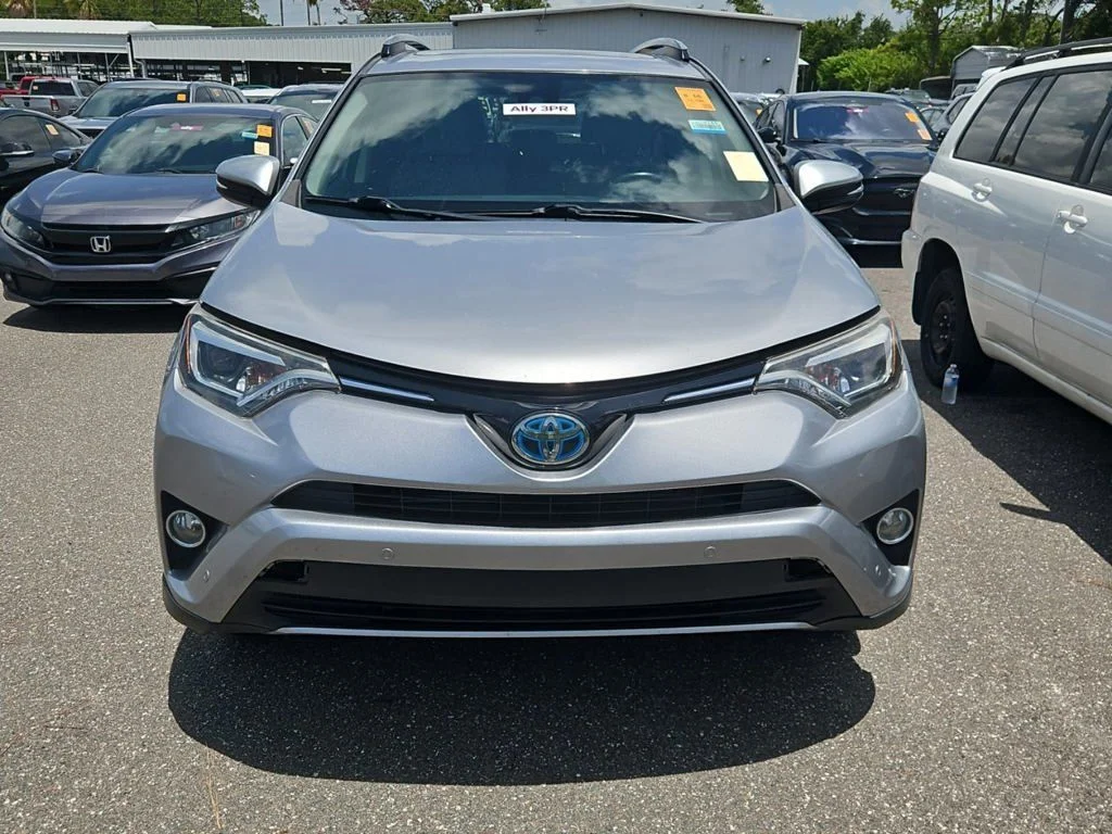 Used 2017 Silver Toyota Limited image 7