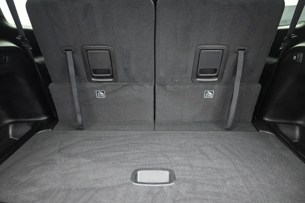 Used 2024 Gray Jeep Limited image 12