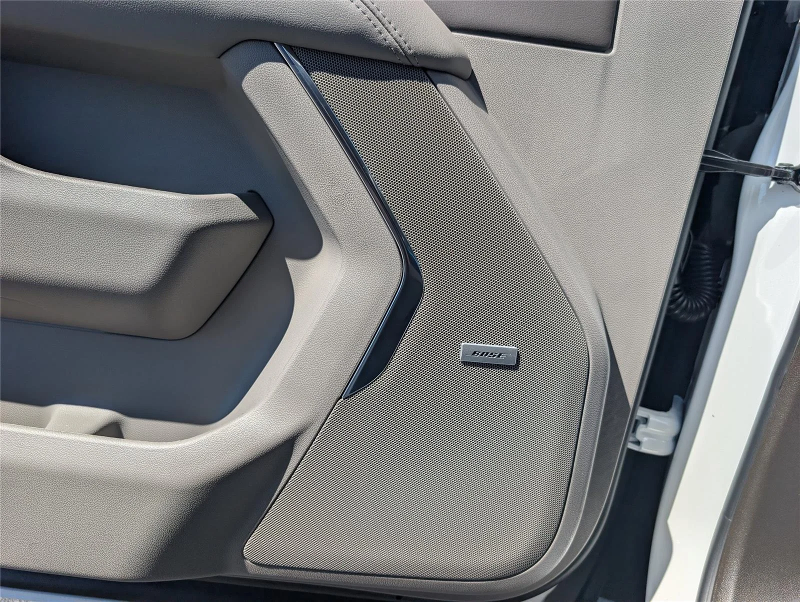 New 2026 Summit White GMC Elevation image 41