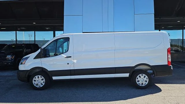 New 2026 Oxford White Ford 250 LR RWD image 17