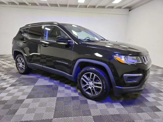 Used 2018 Black Jeep Latitude image 8