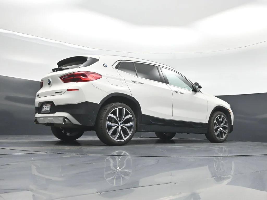 Used 2020 White BMW sDrive28i image 52