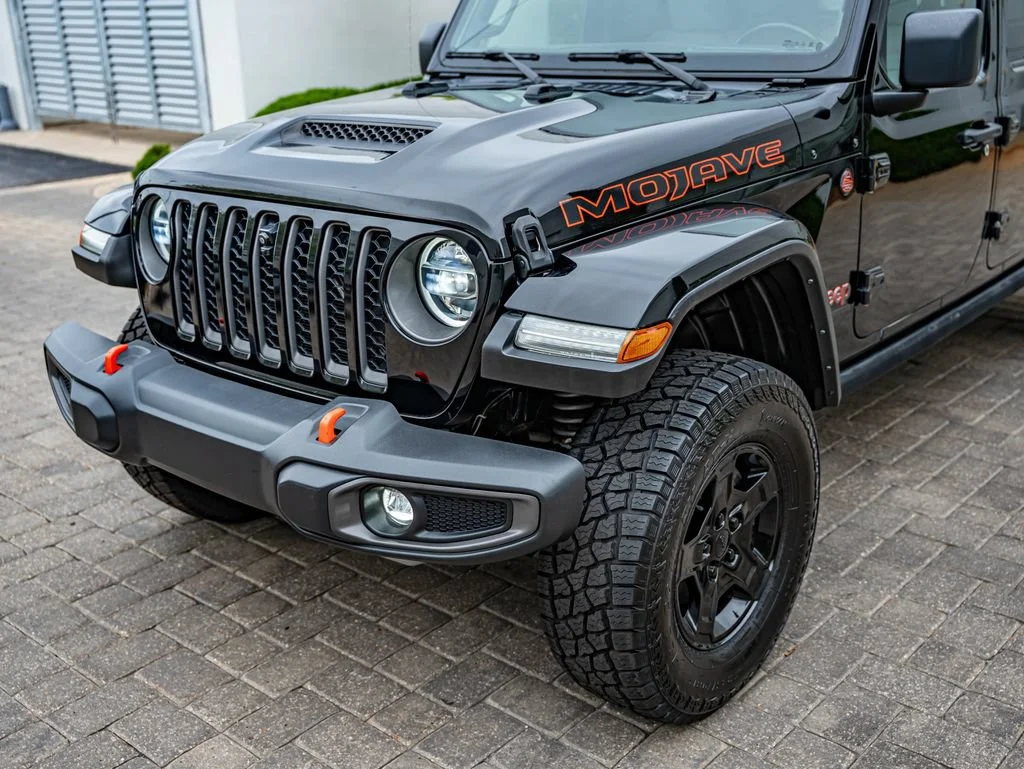 Used 2021 Black Clearcoat Jeep Mojave image 13