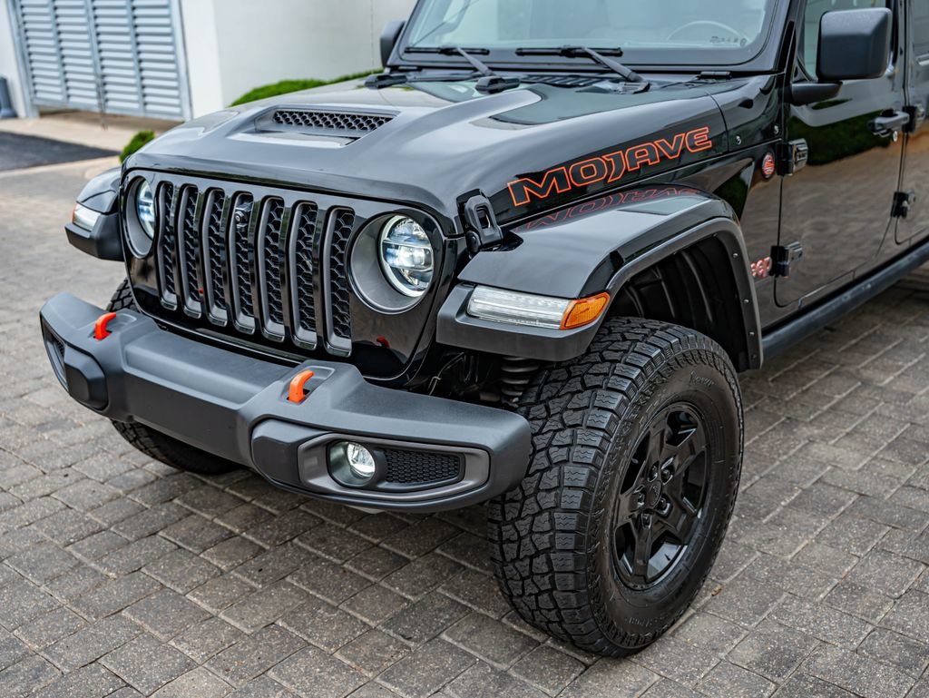 Used 2021 Black Clearcoat Jeep Mojave image 13