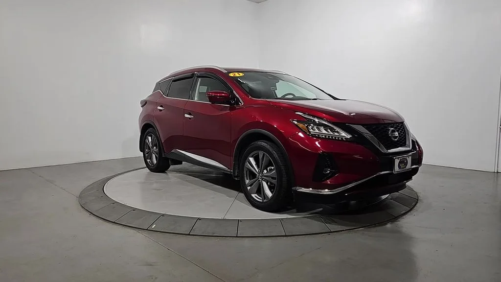 Used 2021 Scarlet Nissan Platinum image 8