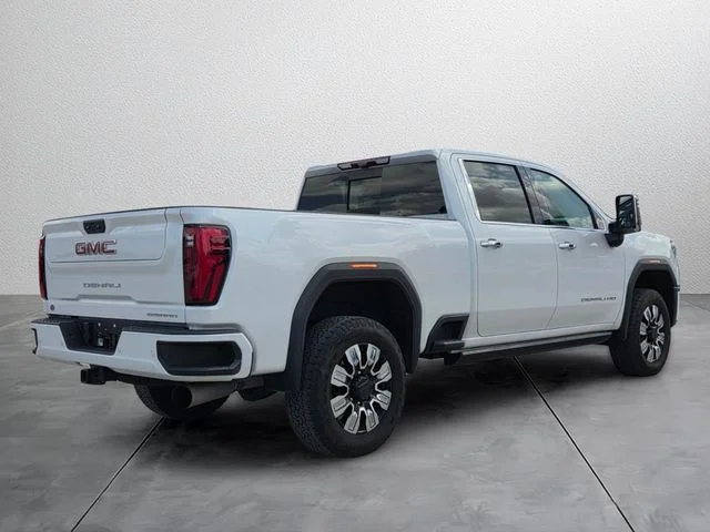 Used 2024 White GMC Denali image 4