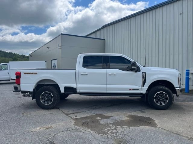 Used 2024  Ford  image 4