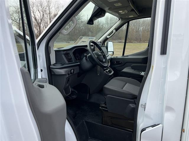 Used 2024 Oxford White Ford T350 AWD SRW image 34