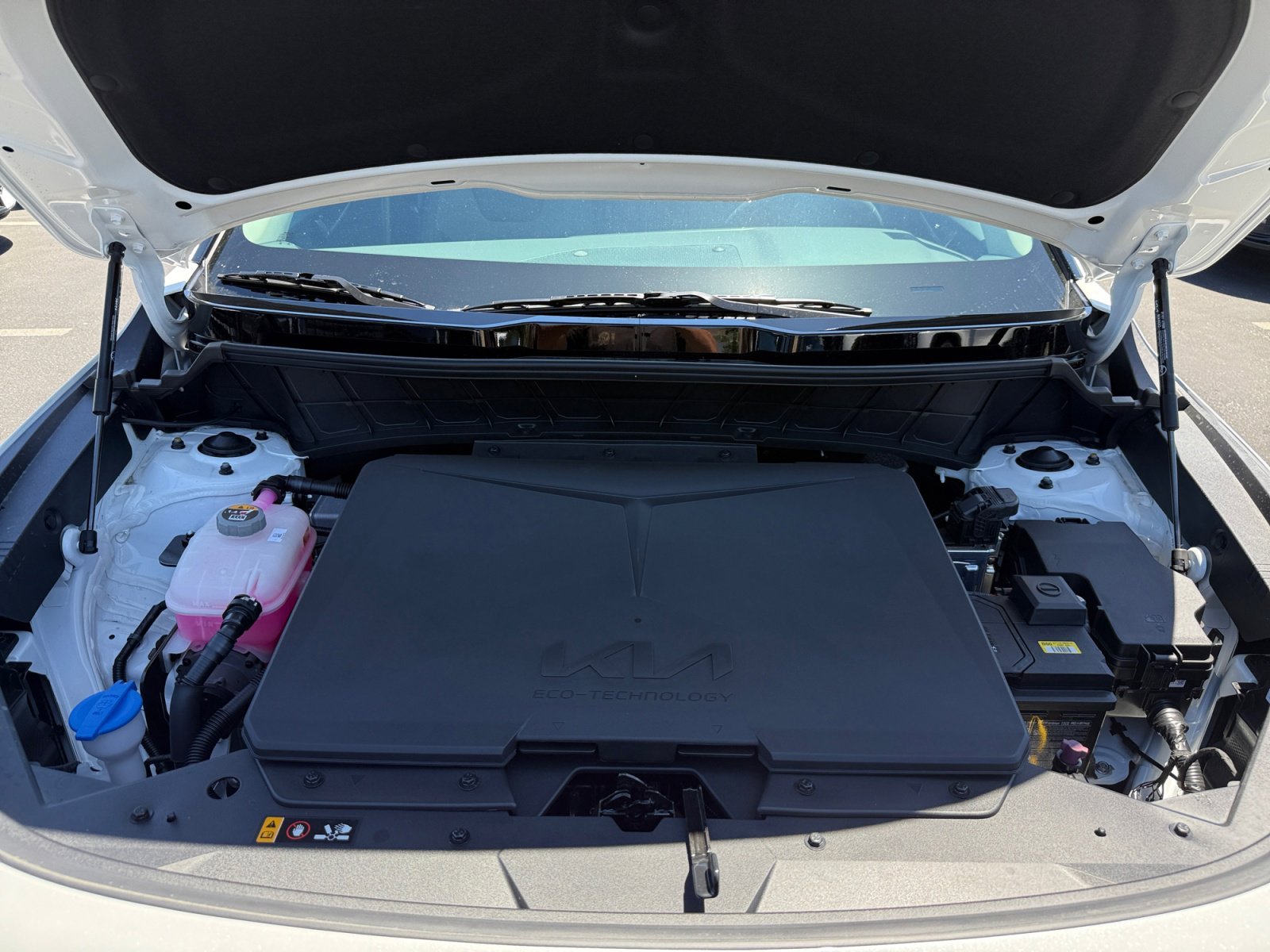 New 2026 Snow White Pearl Kia WIND image 20
