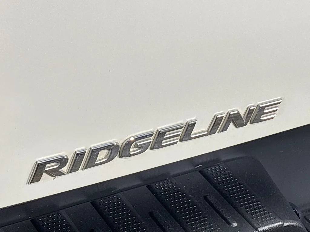 Used 2019 White Honda RTL-E image 25
