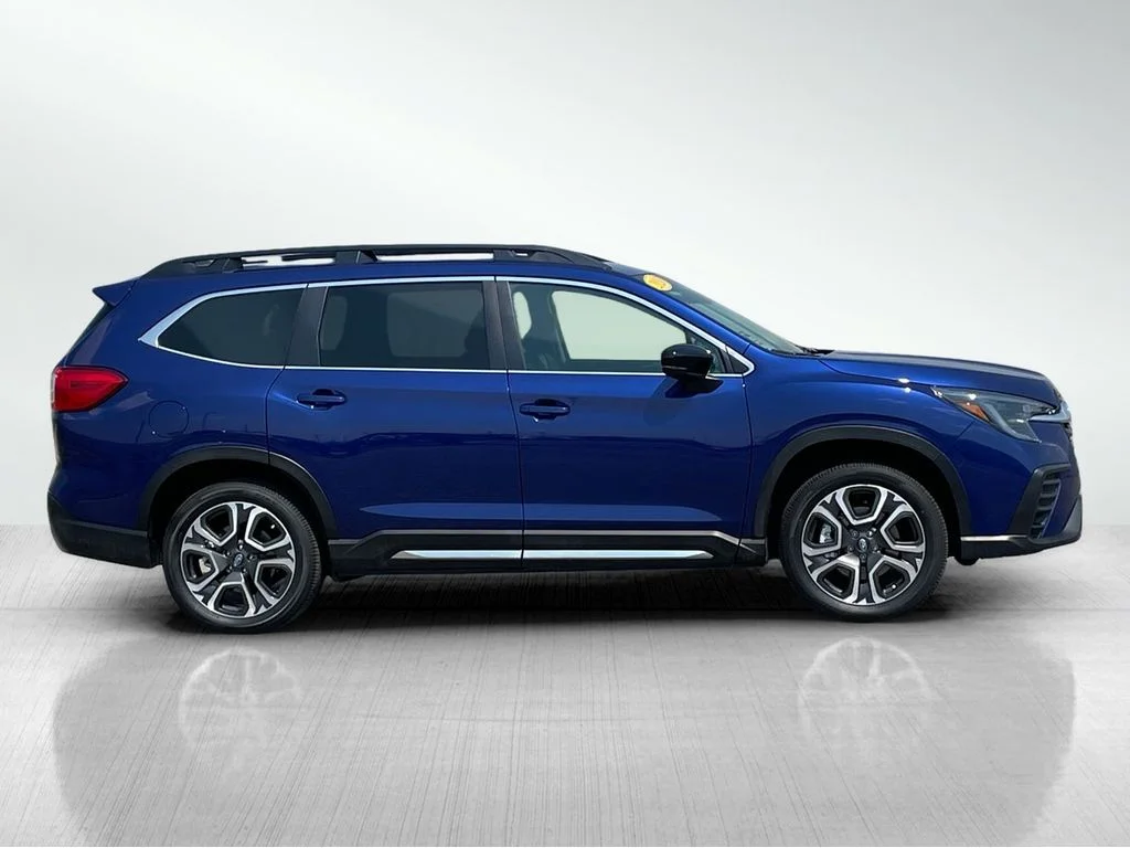 Used 2026 Sapphire Blue Pearl Subaru Limited image 2