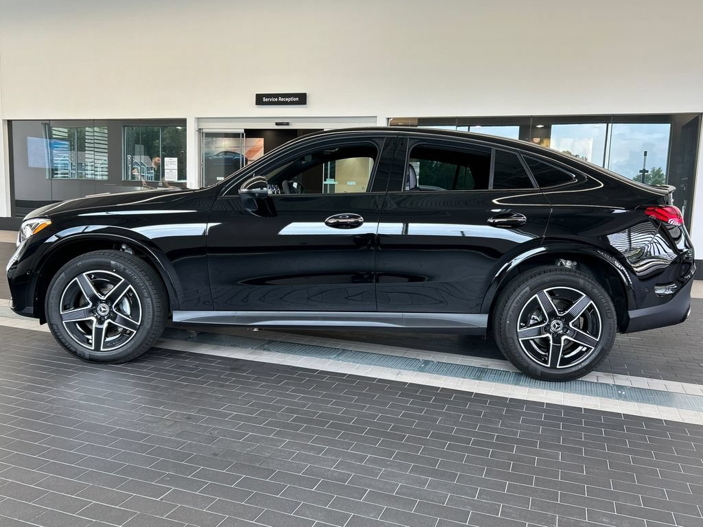 New 2027 Black Mercedes-Benz GLC 300 image 40