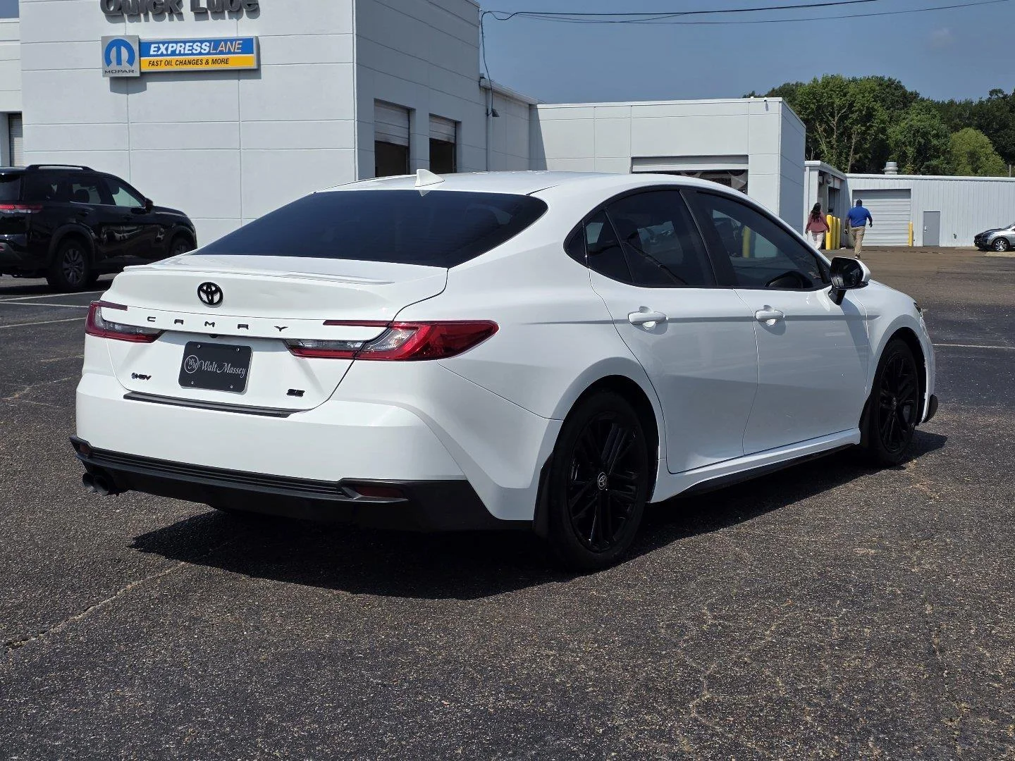 Used 2025 Ice Cap Toyota SE image 5