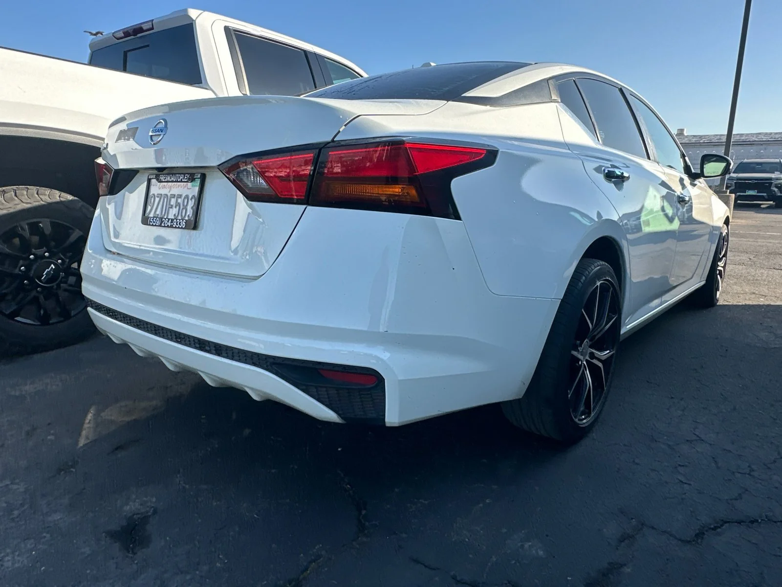 Used 2019 White Nissan 2.5 S image 3