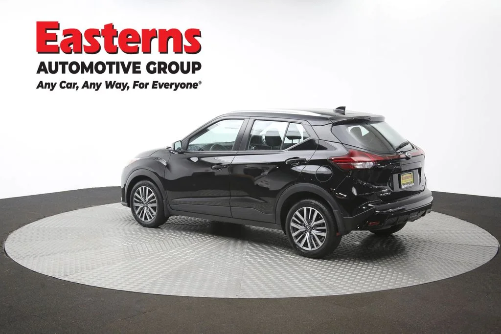Used 2023 Black Nissan SV image 61