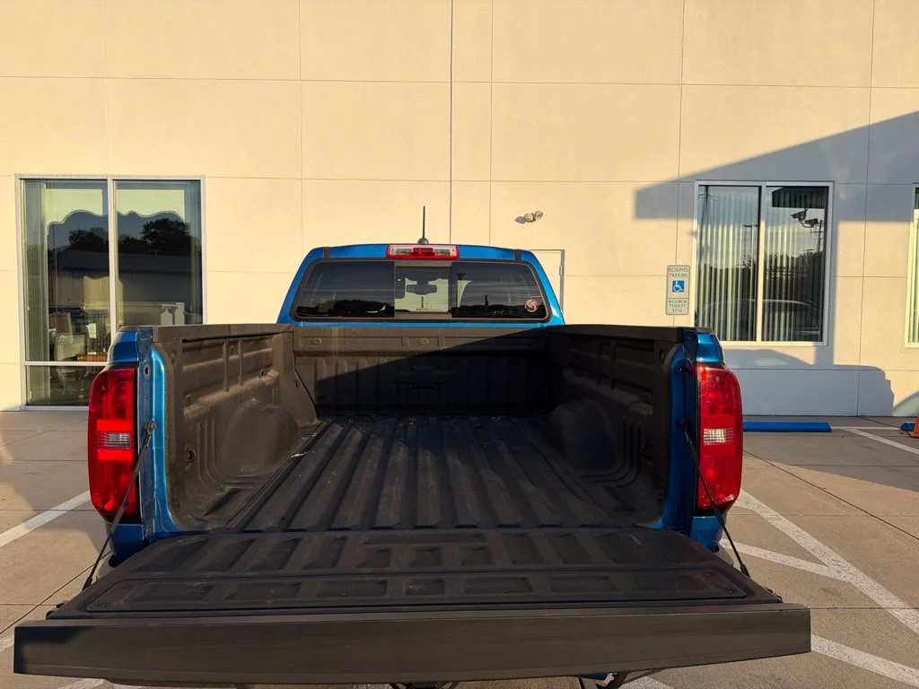 Used 2021 Blue Chevrolet LT image 9