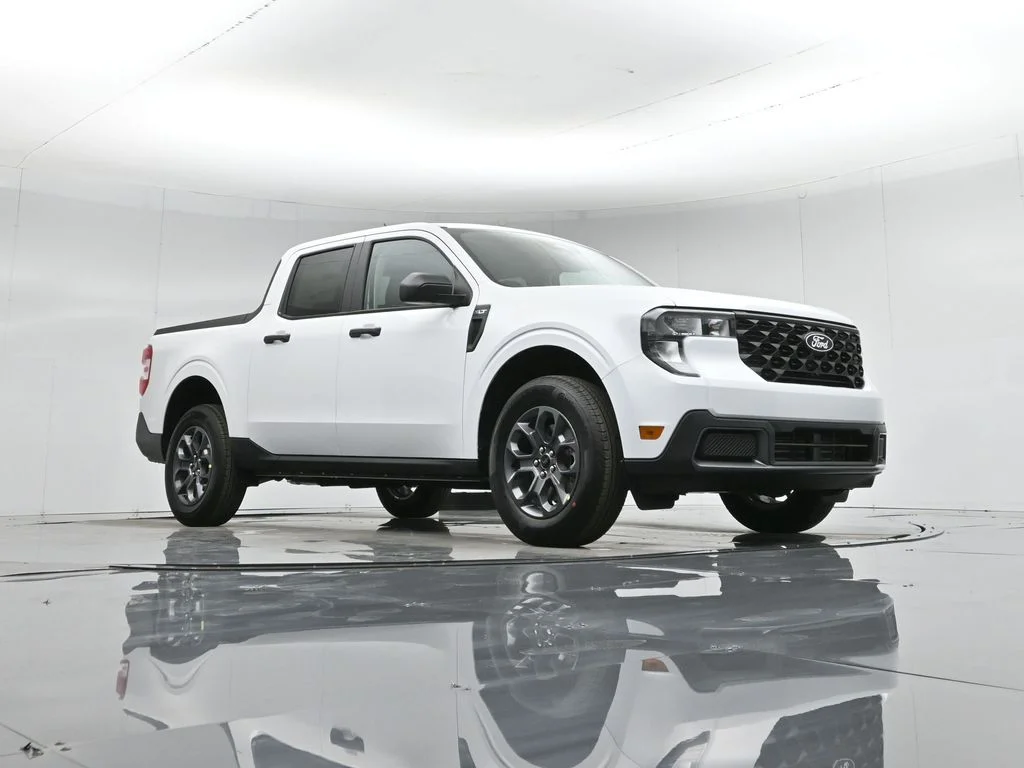 New 2026 Oxford White Ford XLT image 44