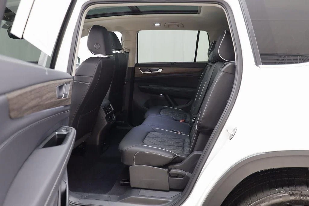 2026 Volkswagen Atlas SEL Premium R-Line - Photo 15