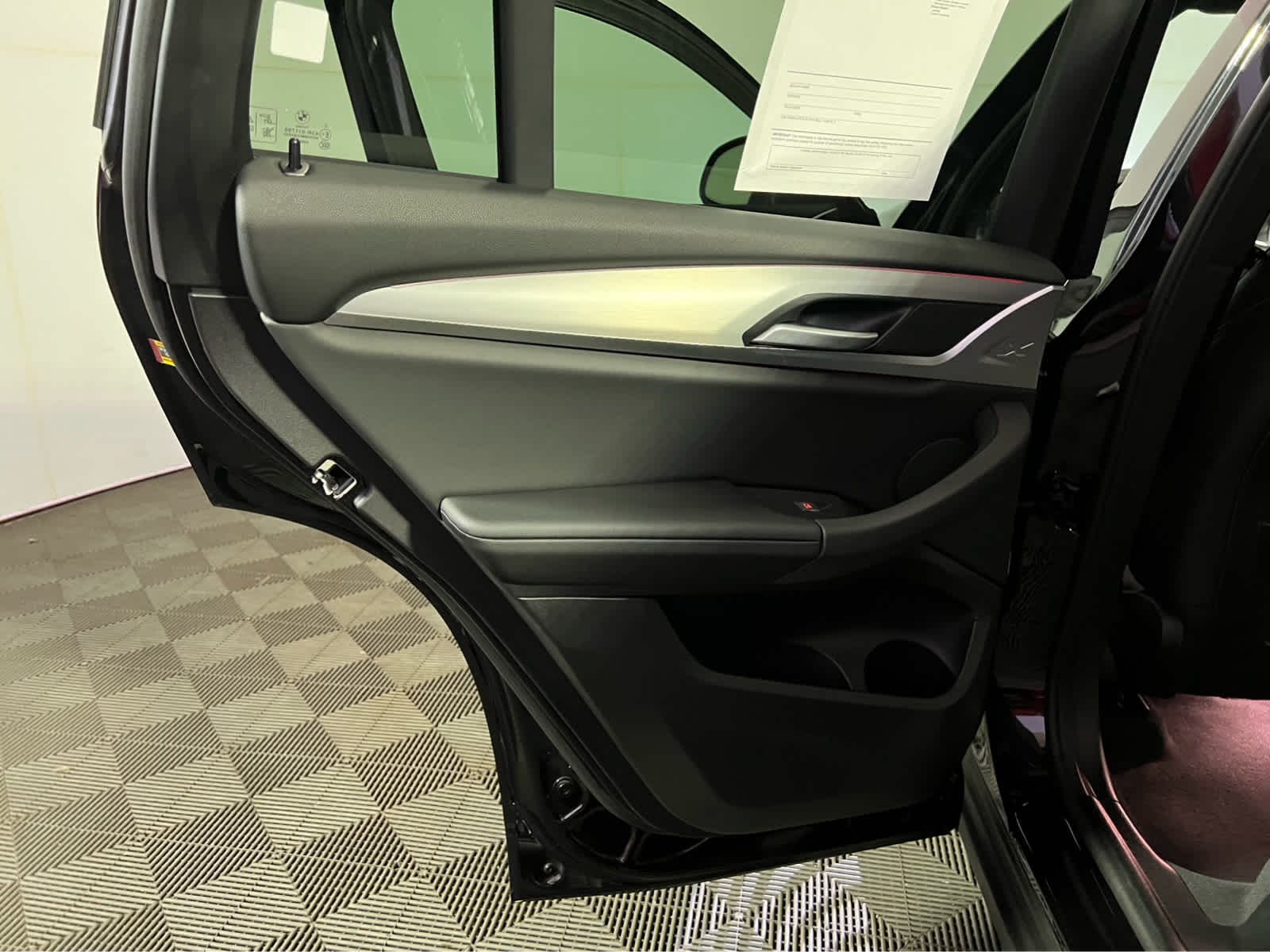 Used 2025 Black Sapphire Metallic BMW xDrive30i image 26