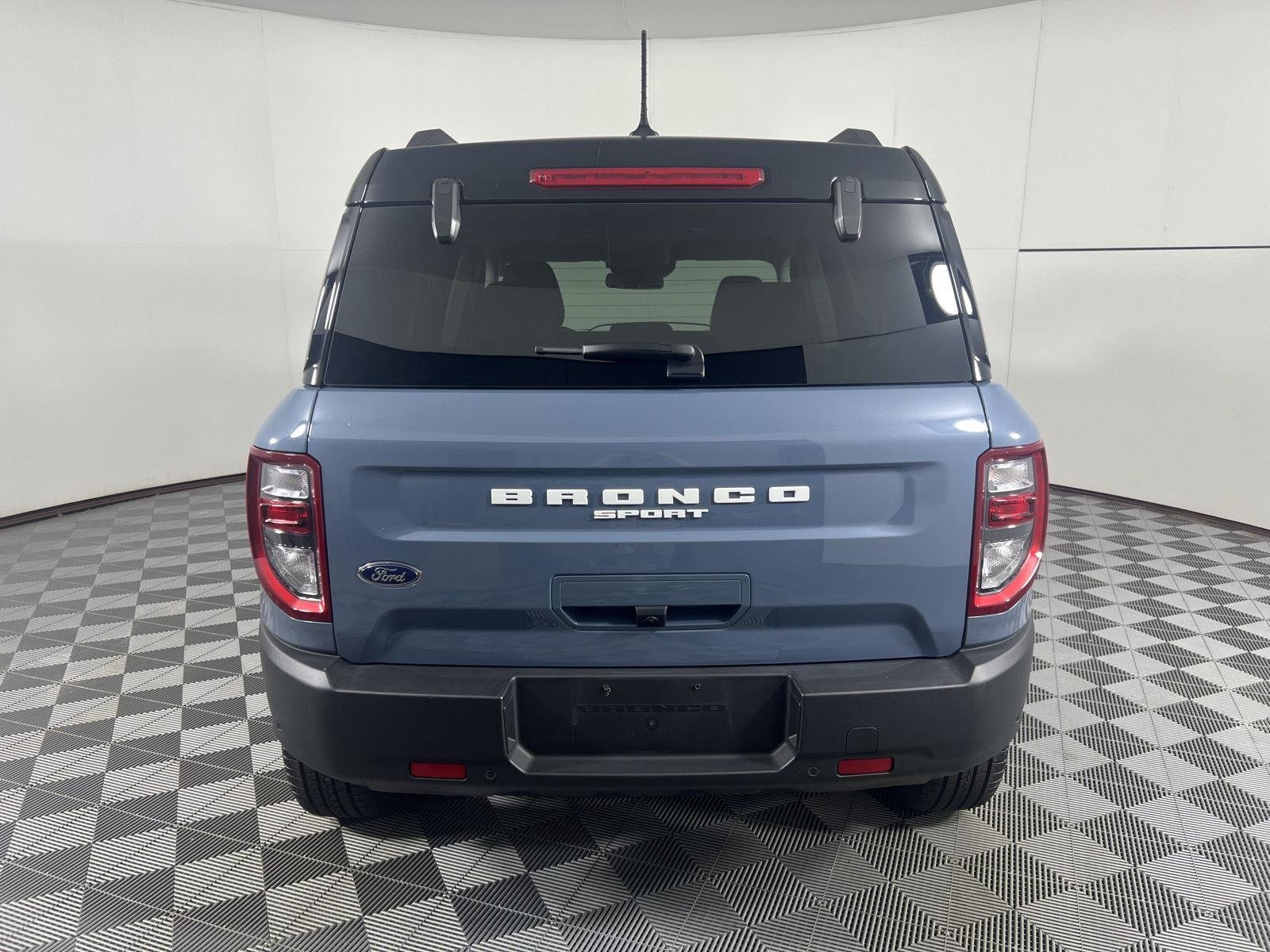 Used 2024 Azure Gray Metallic Tri-Coat Ford Badlands image 11