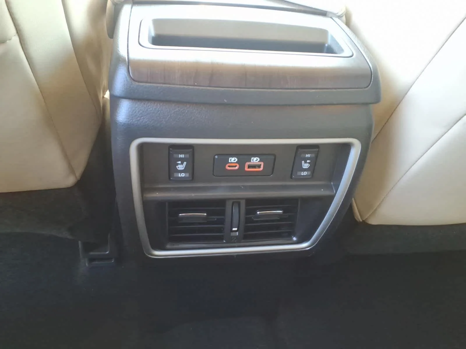 Certified Used 2020 Pearl White Tricoat Nissan Platinum image 13