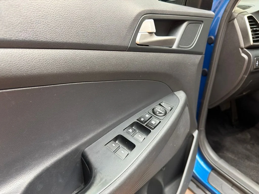 Used 2020 Aqua Blue Hyundai SEL image 23