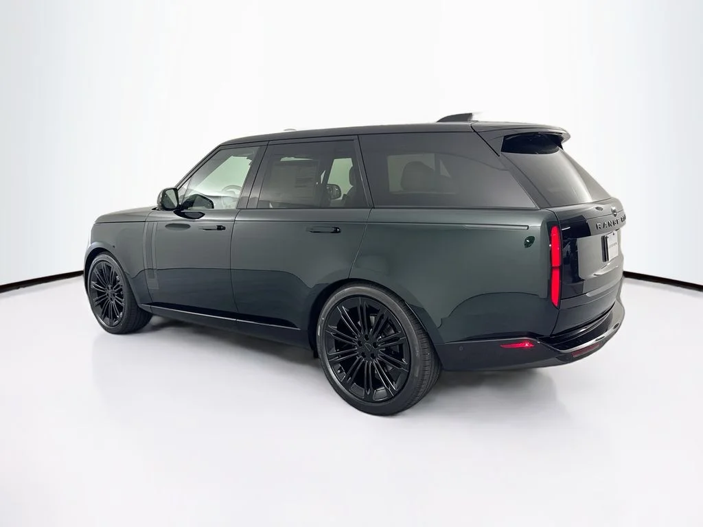 New 2026 British Racing Green Land Rover SE image 7
