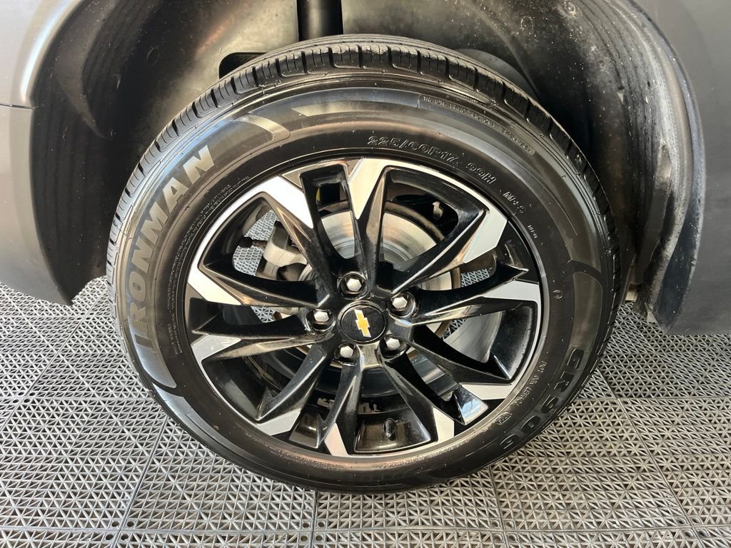 Used 2023 Gray Chevrolet LT image 21