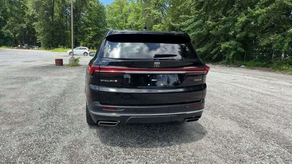 Used 2025 Black Buick Preferred image 7