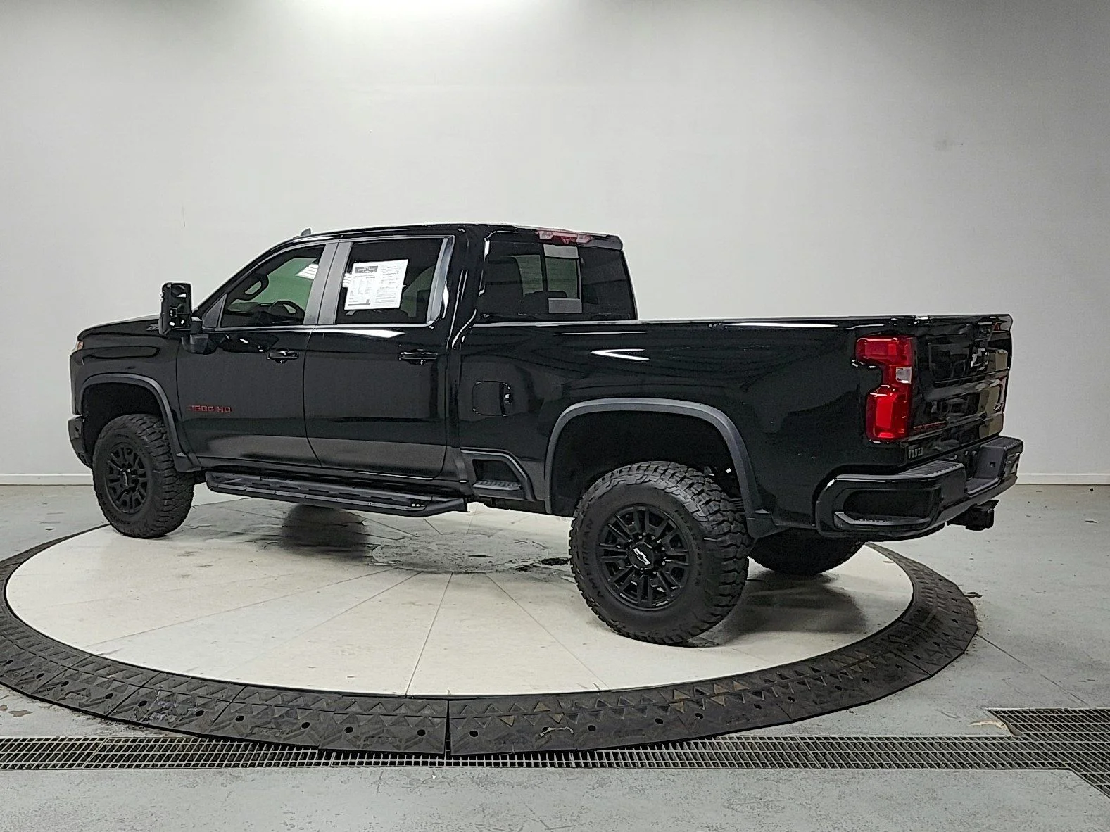 Used 2024 Black Chevrolet ZR2 image 5