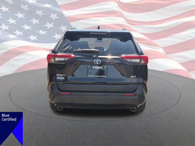Used 2020 Black Toyota XLE image 4