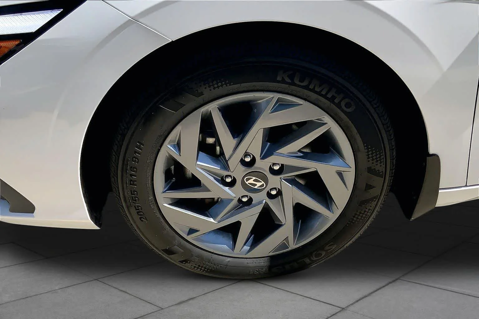 Used 2024 Serenity White Hyundai SEL image 11