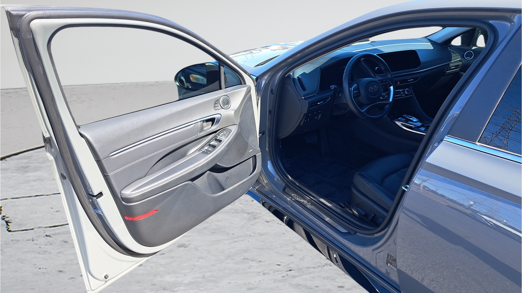 Used 2022 Gray Hyundai Limited image 9