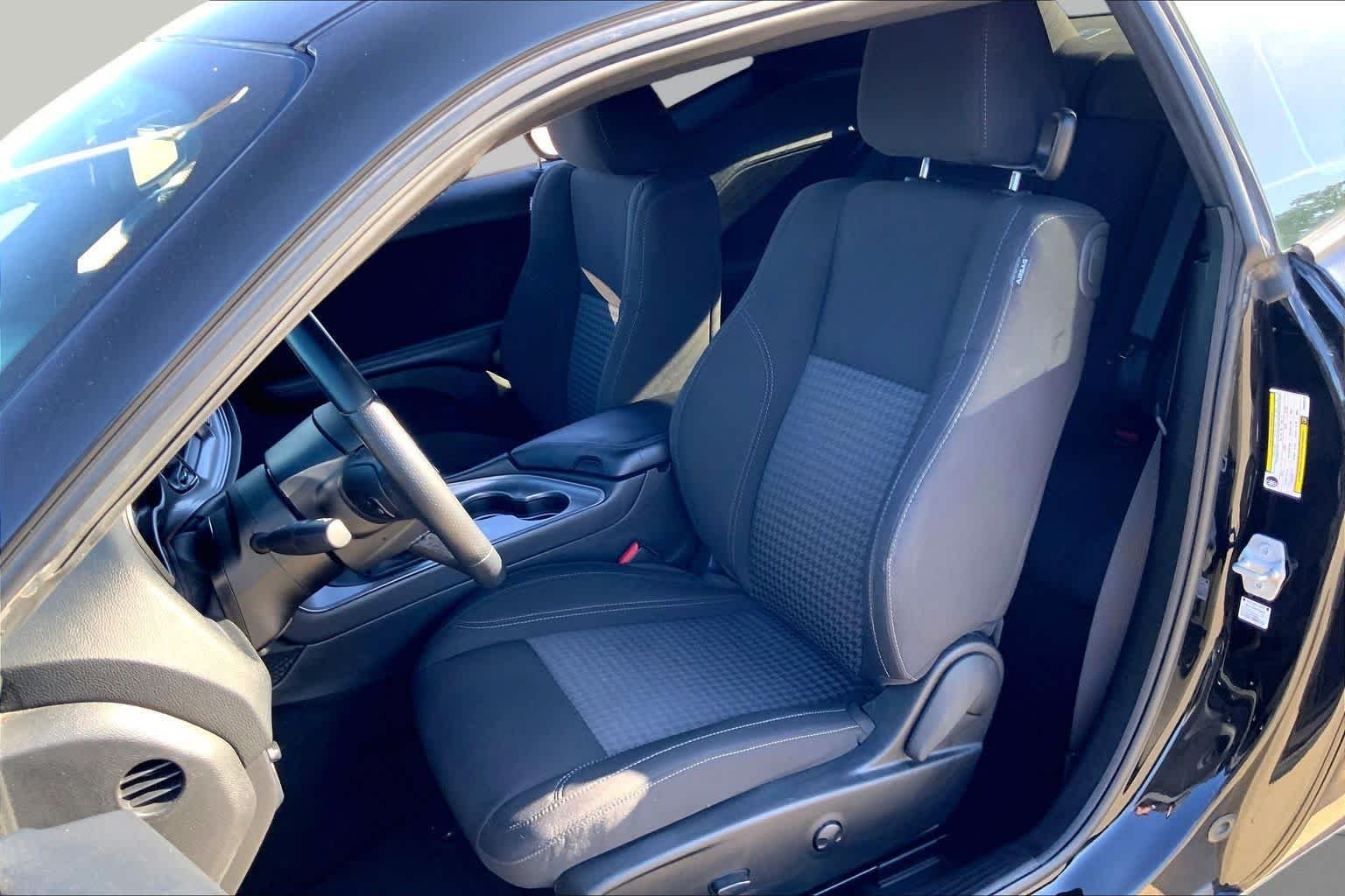 Pre-Owned 2023 Dodge Challenger SXT