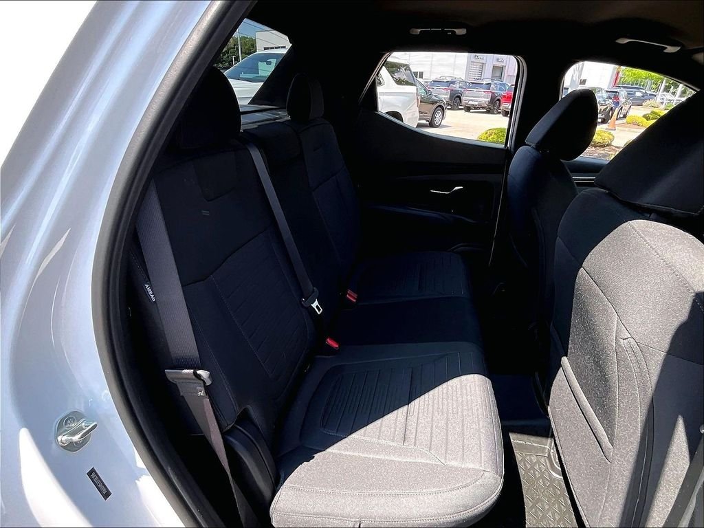 Used 2024 White Hyundai SEL image 16
