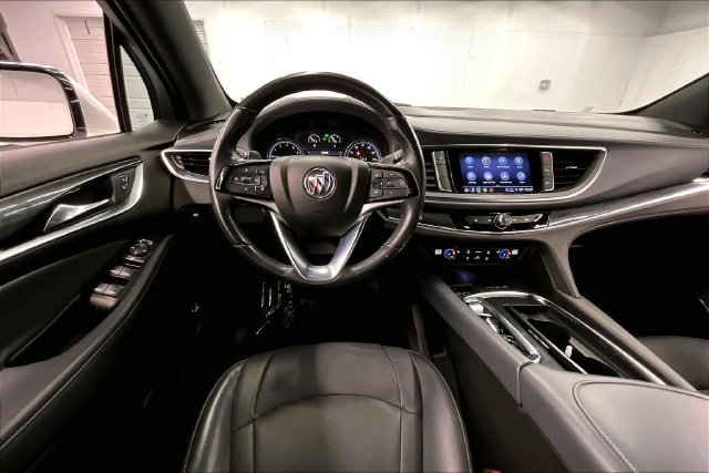 Used 2023 Summit White Buick Essence image 6