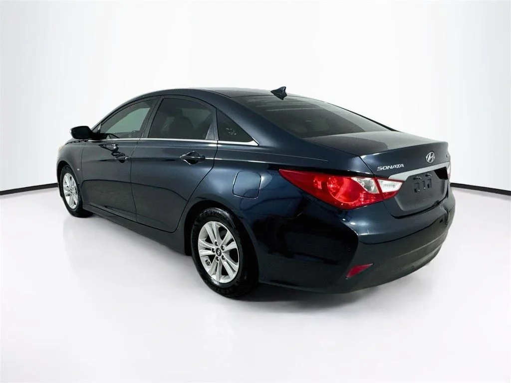 Used 2014 Blue Hyundai GLS image 5