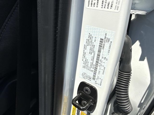 Certified Used 2024 Oxford White Ford XLT image 19