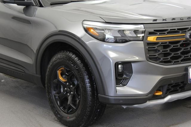 New 2026 Carbonized Gray Metallic Ford Tremor® image 2