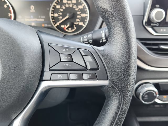Used 2025 Gray Nissan SV image 29