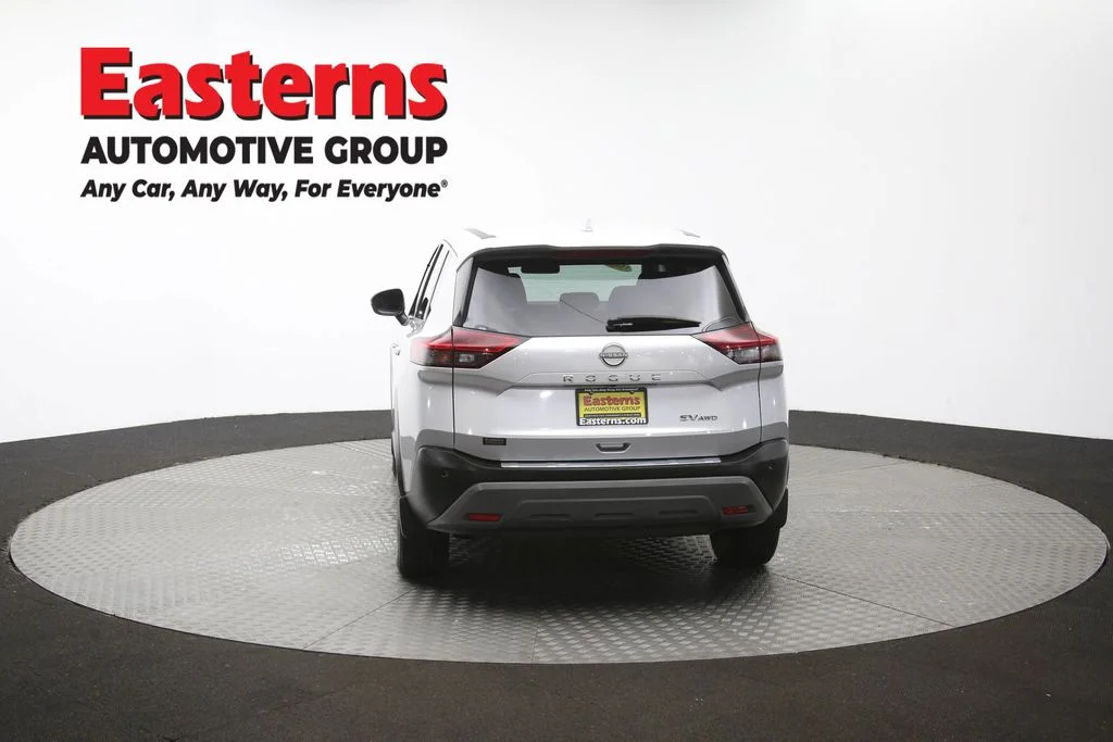 Used 2023 Silver Nissan SV image 33