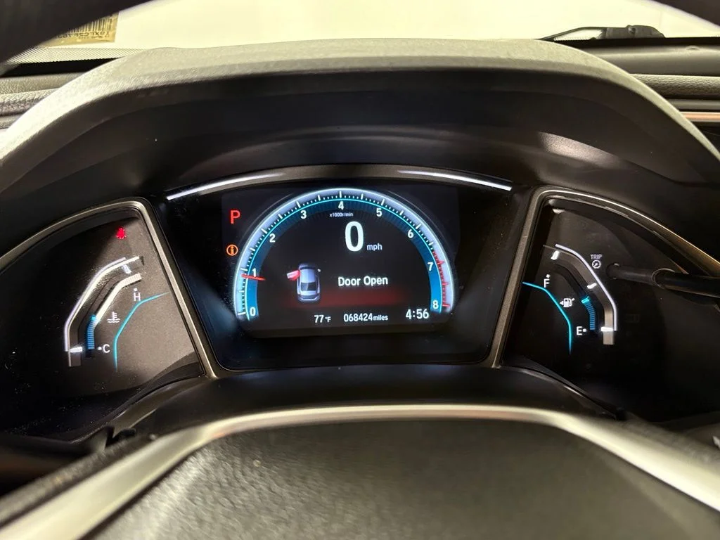 Used 2018  Honda EX image 22