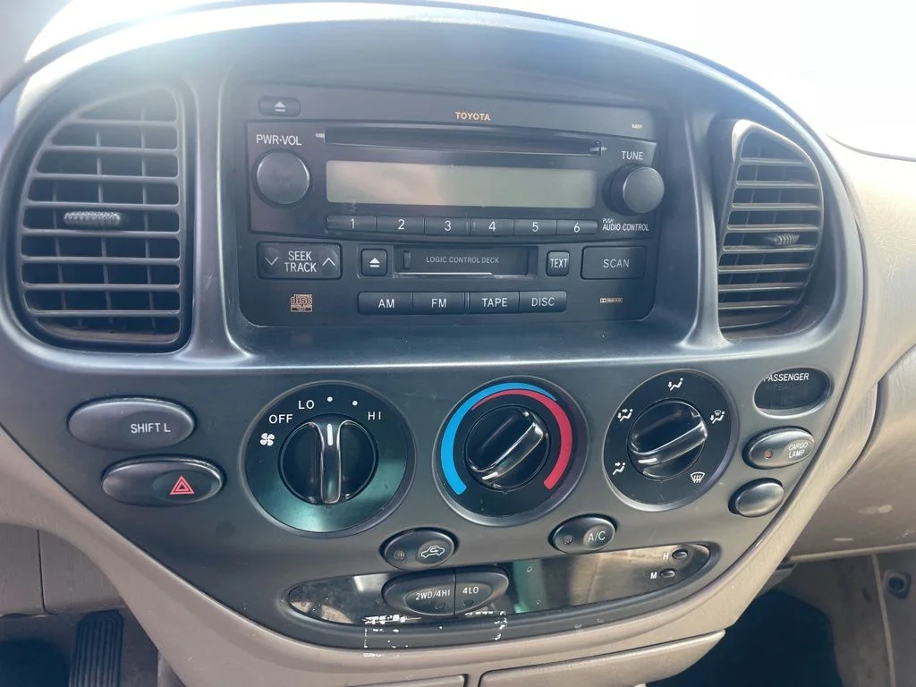Used 2006 Natural White Toyota SR5 image 9