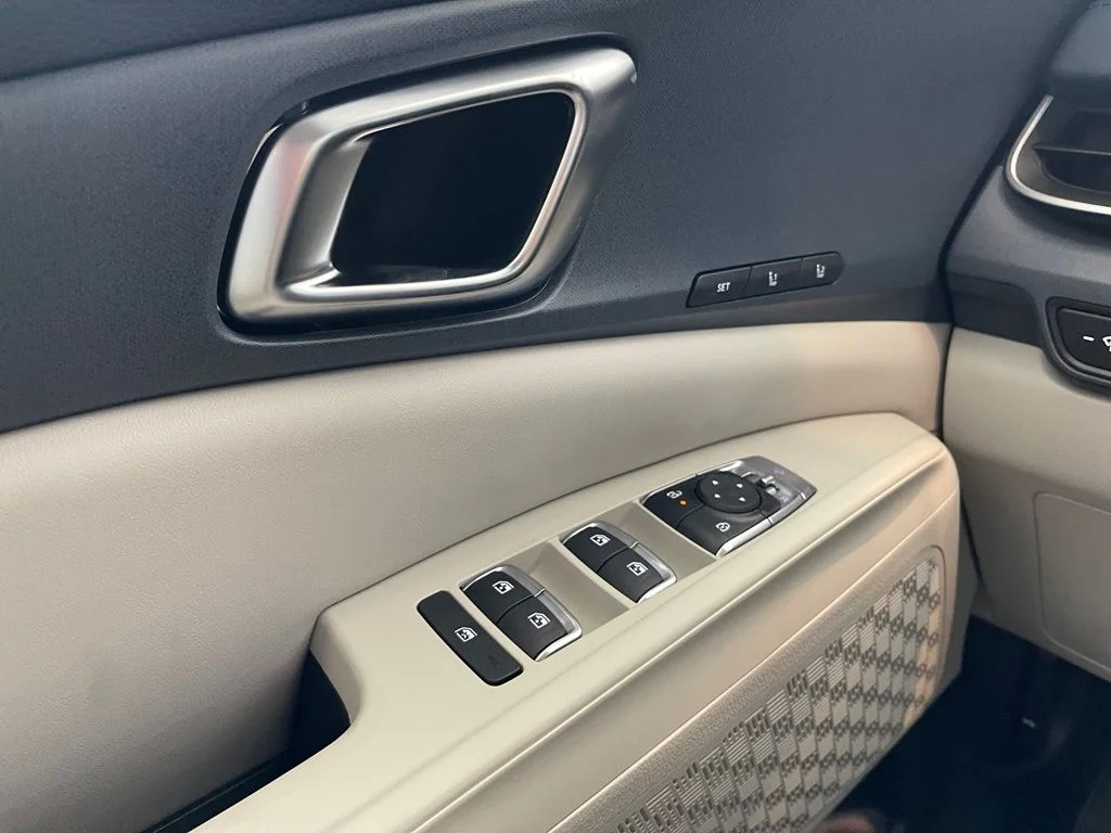 New 2026 White Kia EX image 22