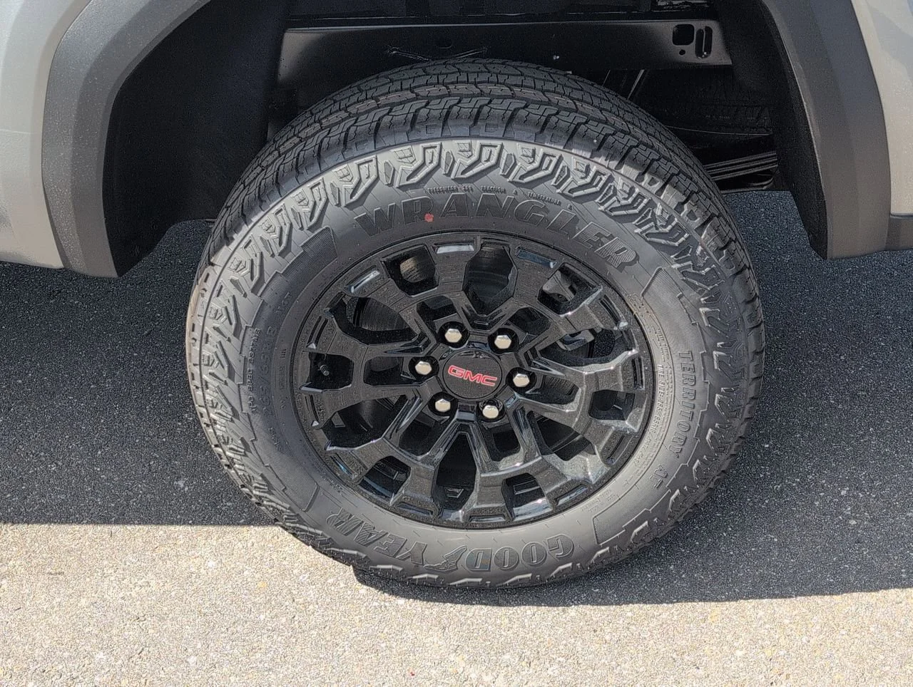 New 2026 Sterling Metallic GMC Elevation image 31
