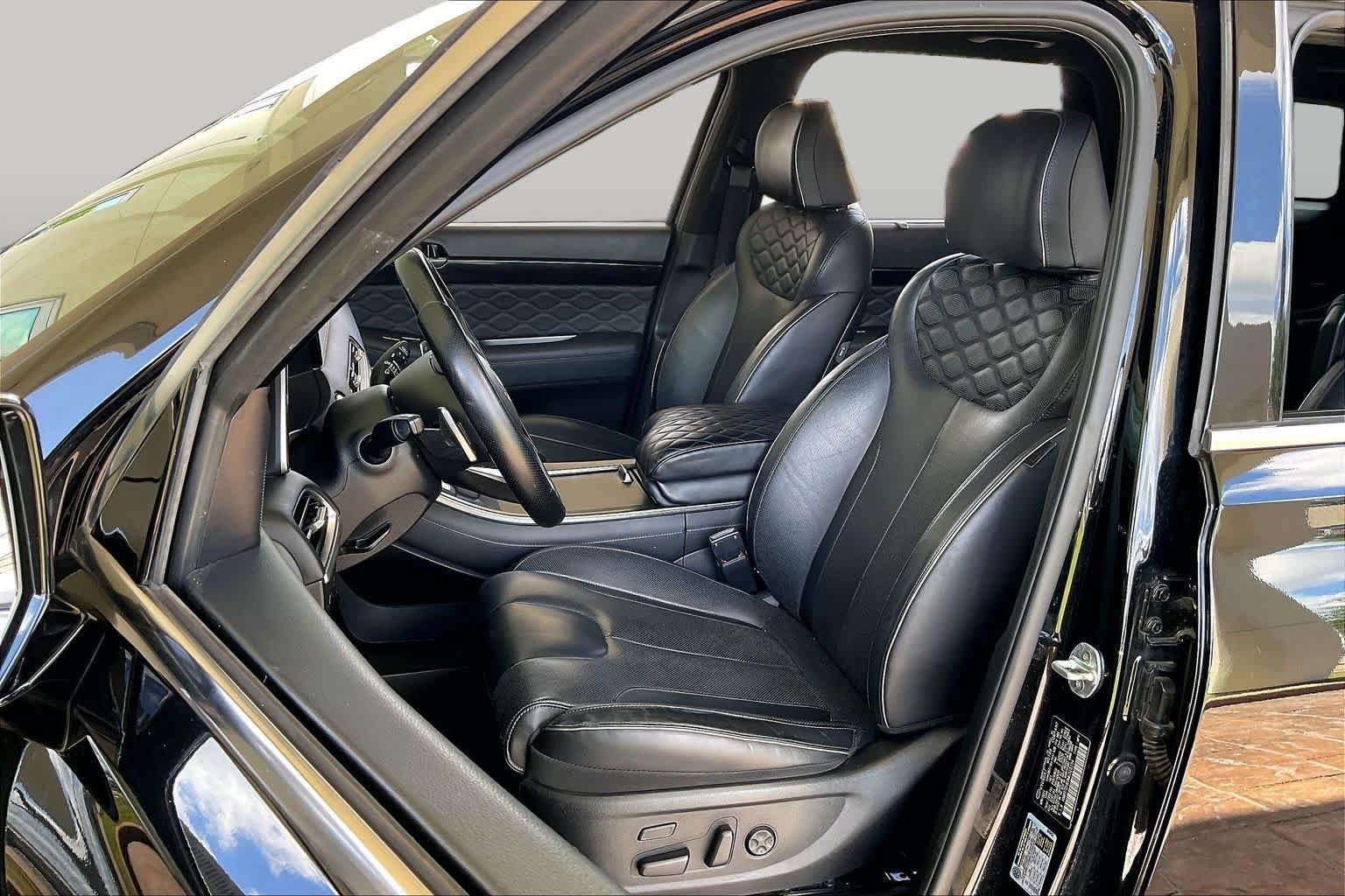 Used 2021 Becketts Black Hyundai Calligraphy image 7